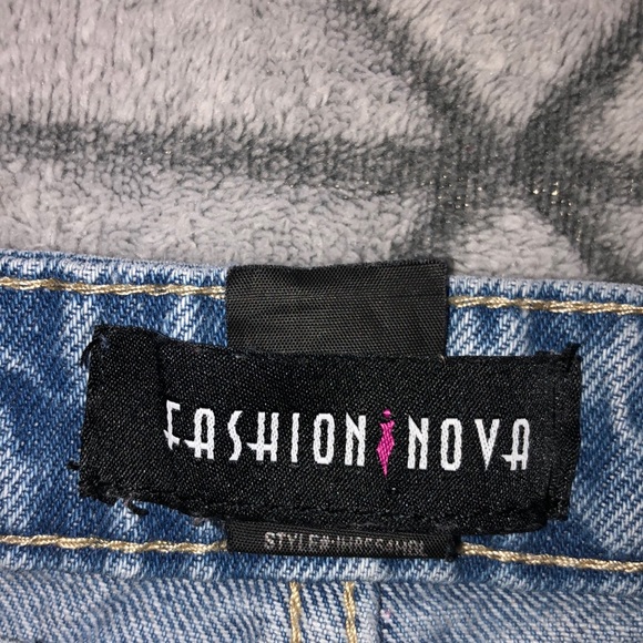 Brand new fashion nova shorts, only worn once! ✨ - Picture 2 of 2